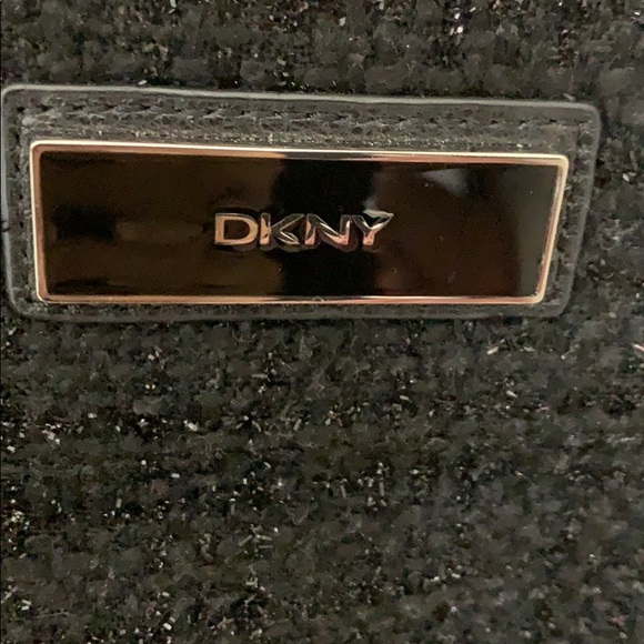 Stunning DKNY purse. - Picture 3 of 6